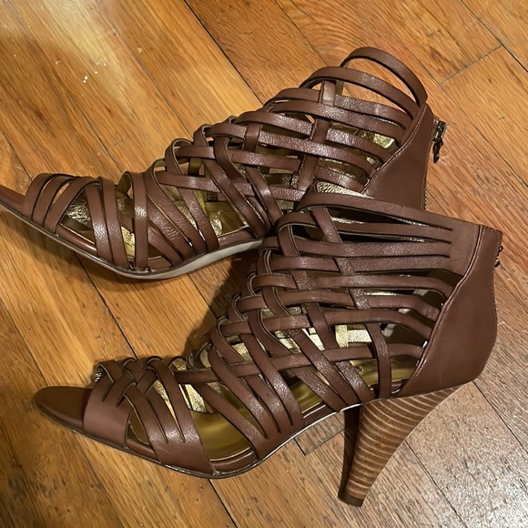 Dani Black Gladiator Heels 10 - Picture 4 of 5
